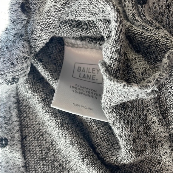 Bailey Lane Gray Long Sleeve Polka Dot Tee - Picture 4 of 6